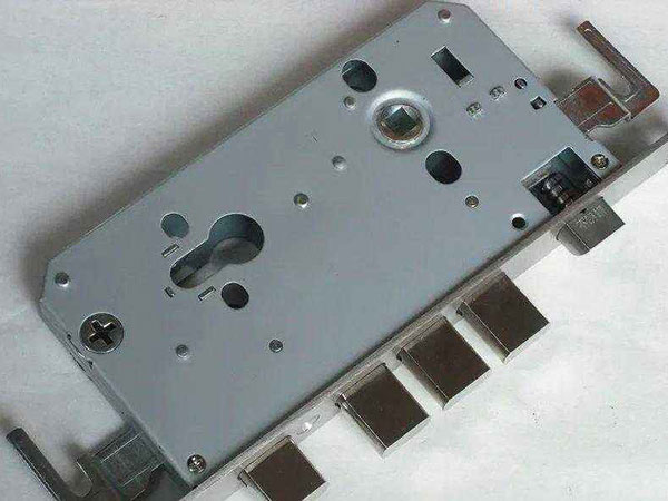 巴宜24小时上门开锁公司