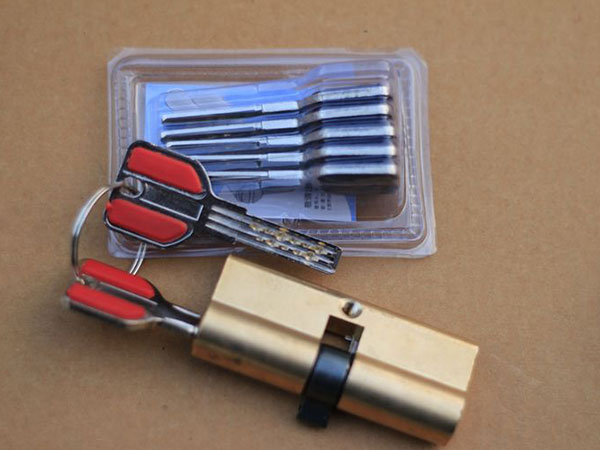 巴宜24小时上门开锁公司